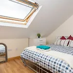 S6 Ensuite Loft Studio Space (Sandycroft Guest House)